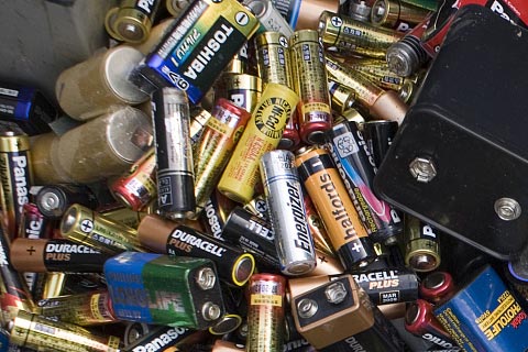 岳阳磷酸电池回收-上门回收废铅酸电池|高价钴酸锂电池回收